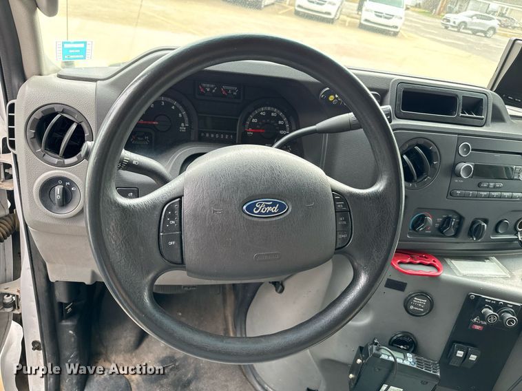 image for item EJ0218 2014 Ford E450 shuttle bus 