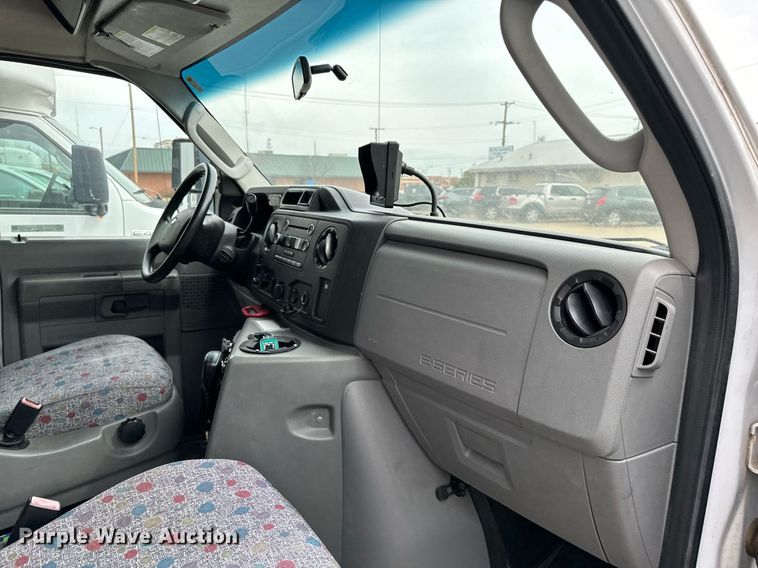 image for item EJ0218 2014 Ford E450 shuttle bus 