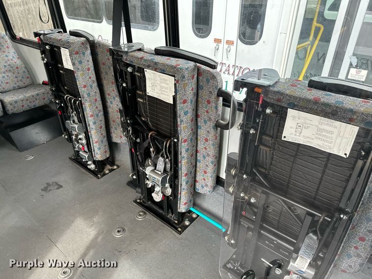 image for item EJ0218 2014 Ford E450 shuttle bus 