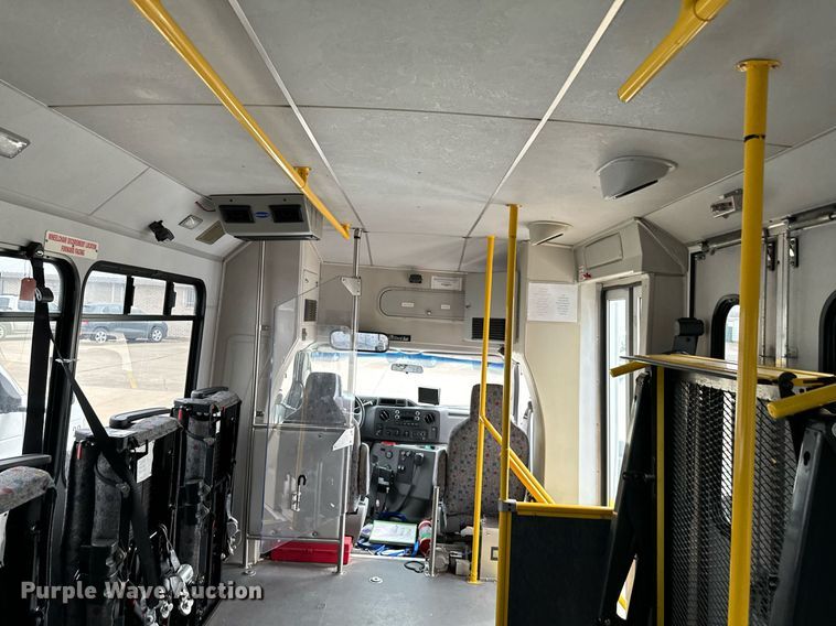 image for item EJ0218 2014 Ford E450 shuttle bus 