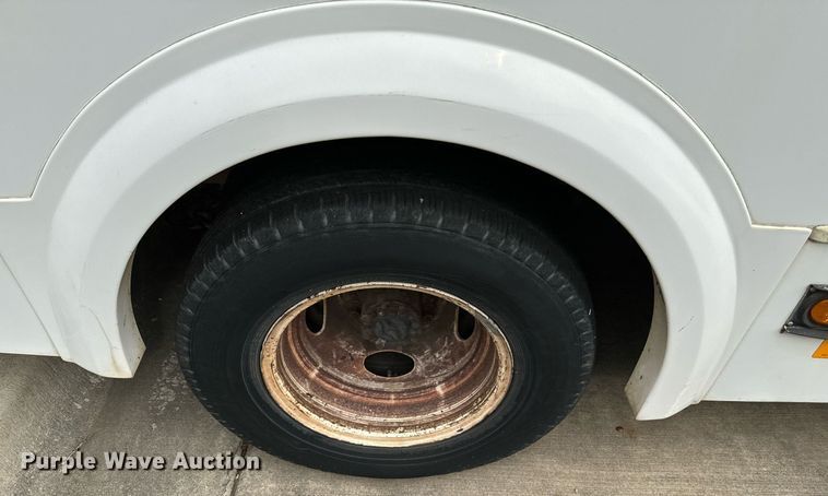 image for item EJ0218 2014 Ford E450 shuttle bus 