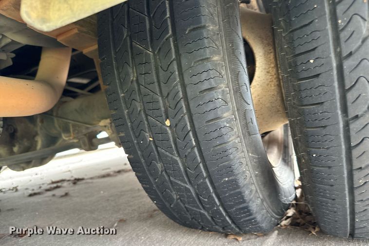 image for item EJ0218 2014 Ford E450 shuttle bus 