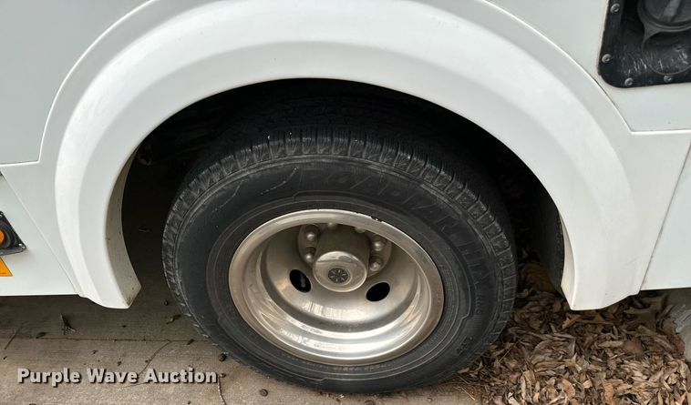 image for item EJ0218 2014 Ford E450 shuttle bus 