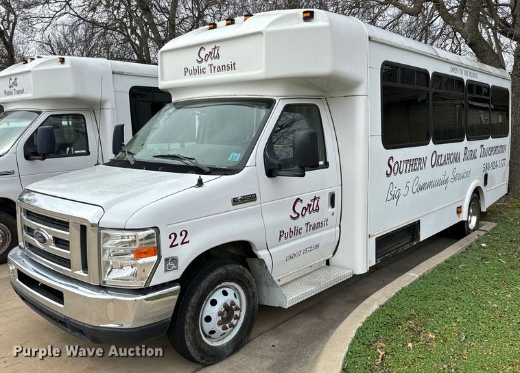 image for item EJ0219 2014 Ford E450 shuttle bus