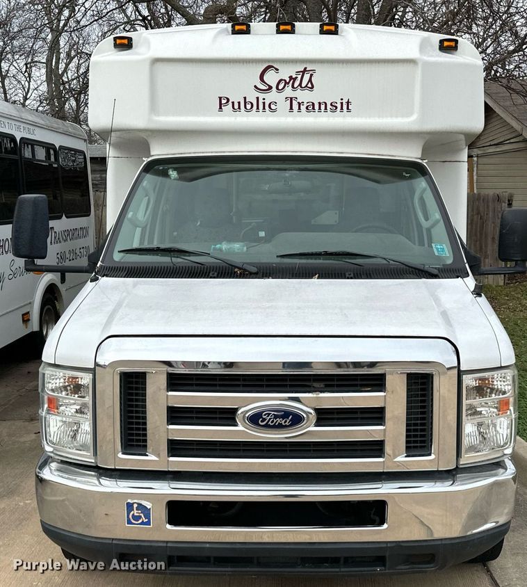 image for item EJ0219 2014 Ford E450 shuttle bus