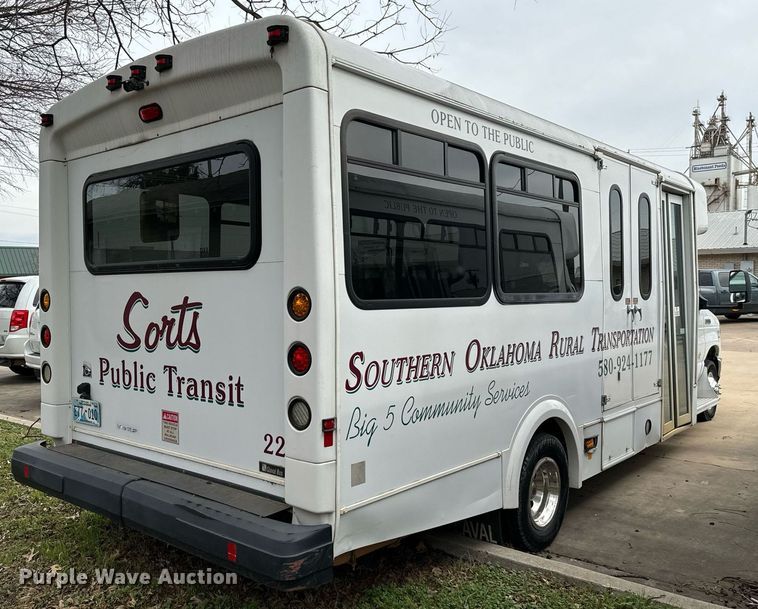 image for item EJ0219 2014 Ford E450 shuttle bus