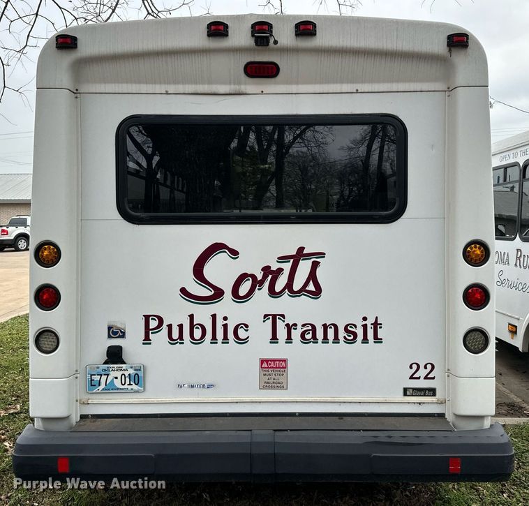 image for item EJ0219 2014 Ford E450 shuttle bus