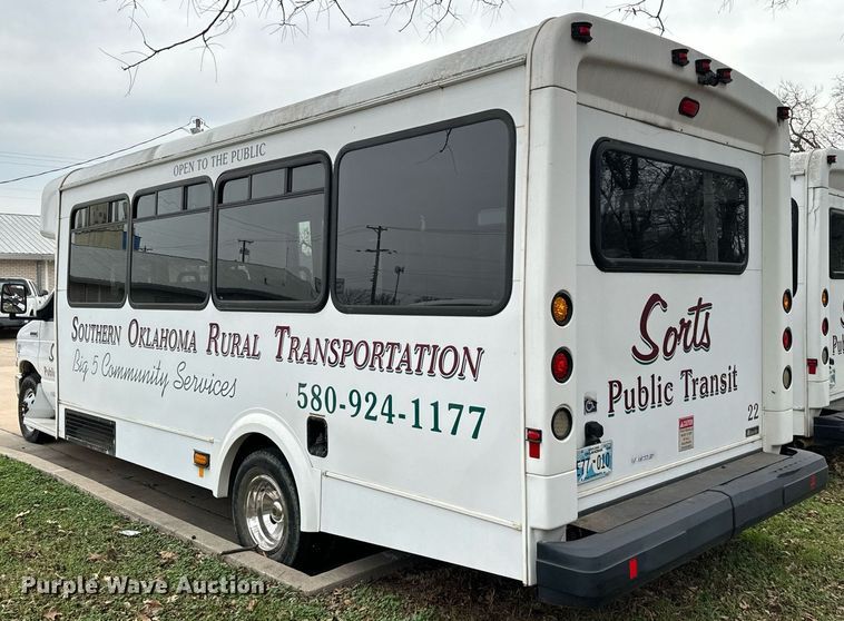 image for item EJ0219 2014 Ford E450 shuttle bus