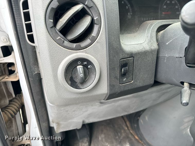 image for item EJ0219 2014 Ford E450 shuttle bus