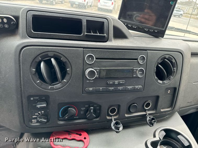 image for item EJ0219 2014 Ford E450 shuttle bus