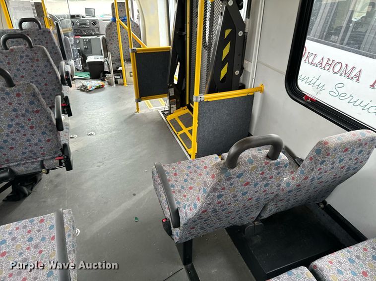 image for item EJ0219 2014 Ford E450 shuttle bus