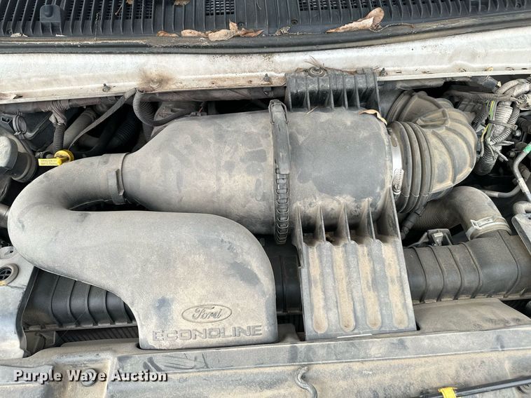 image for item EJ0219 2014 Ford E450 shuttle bus