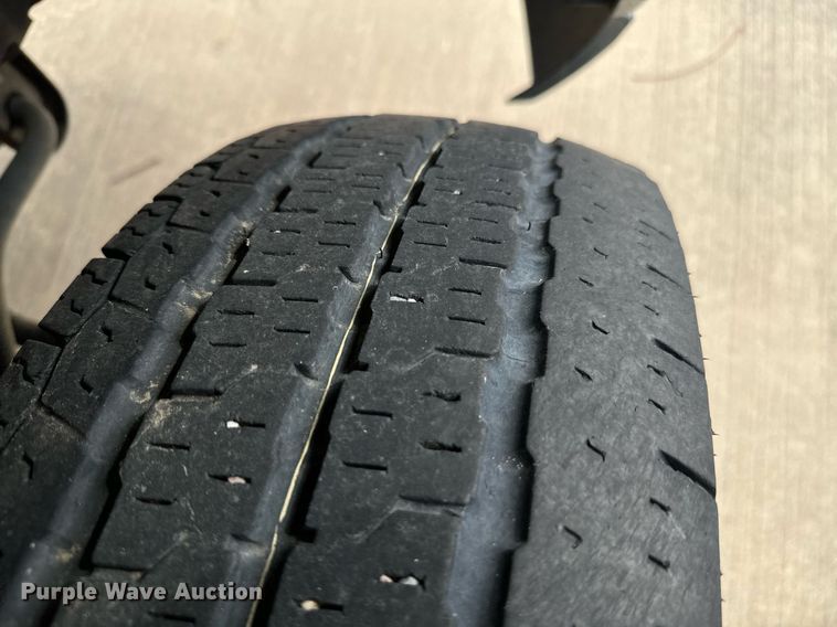 image for item EJ0219 2014 Ford E450 shuttle bus