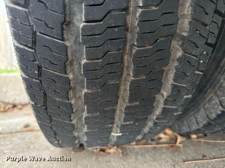 image for item EJ0219 2014 Ford E450 shuttle bus