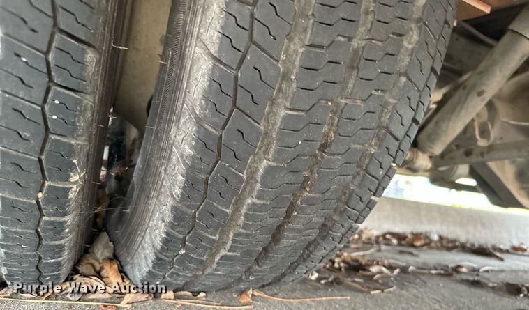 image for item EJ0219 2014 Ford E450 shuttle bus