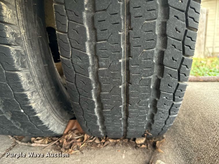 image for item EJ0219 2014 Ford E450 shuttle bus