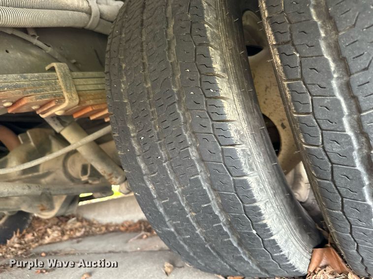 image for item EJ0219 2014 Ford E450 shuttle bus