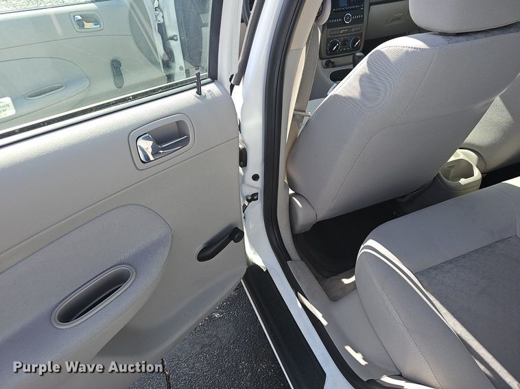 image for item EJ5867 2009 Chevrolet Cobalt LS 
