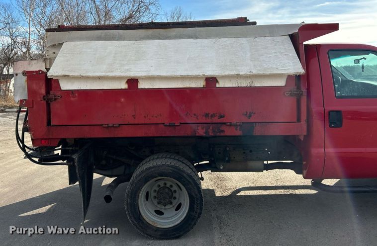 image for item EK4016 2007 Ford F550 Super Duty XL dump truck