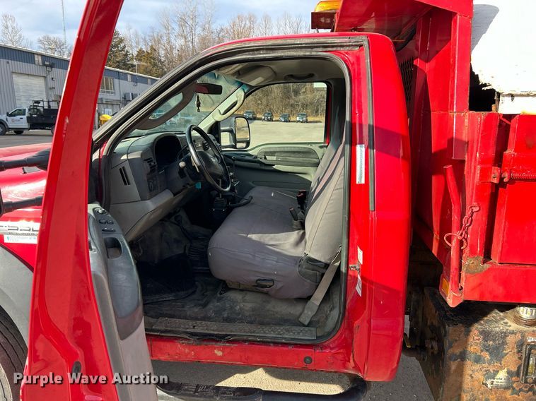 image for item EK4016 2007 Ford F550 Super Duty XL dump truck