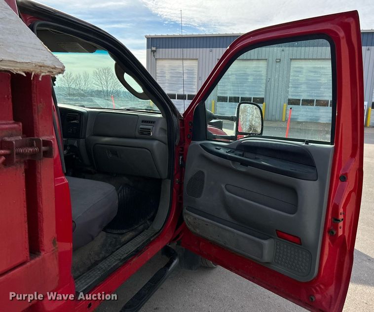 image for item EK4016 2007 Ford F550 Super Duty XL dump truck