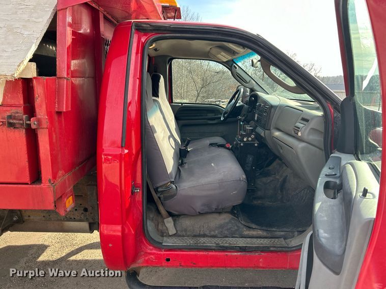 image for item EK4016 2007 Ford F550 Super Duty XL dump truck