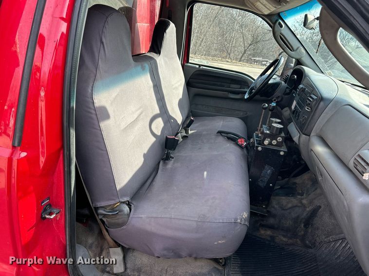 image for item EK4016 2007 Ford F550 Super Duty XL dump truck