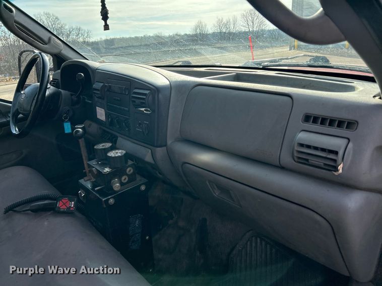 image for item EK4016 2007 Ford F550 Super Duty XL dump truck