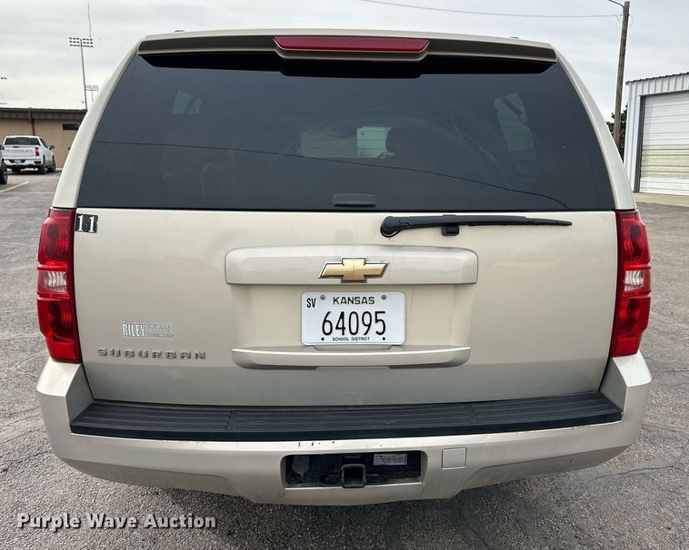 image for item EK9983 2008 Chevrolet Suburban SUV