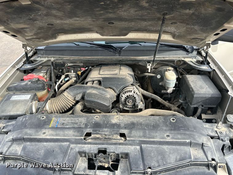 image for item EK9983 2008 Chevrolet Suburban SUV