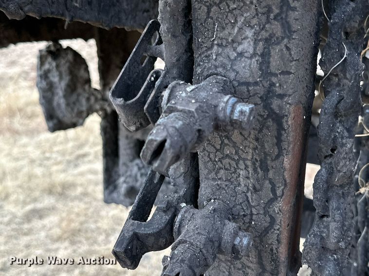 image for item IB9285 1971 Ford F750 oil distributor truck