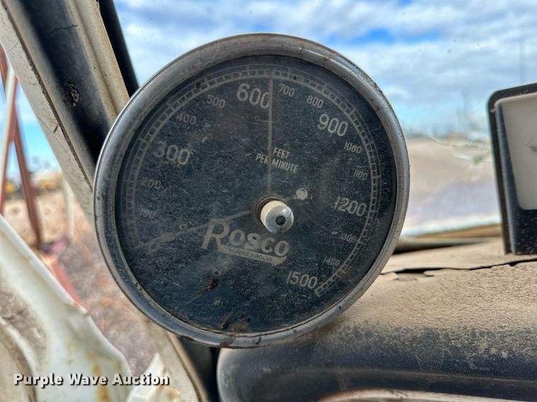 image for item IB9285 1971 Ford F750 oil distributor truck