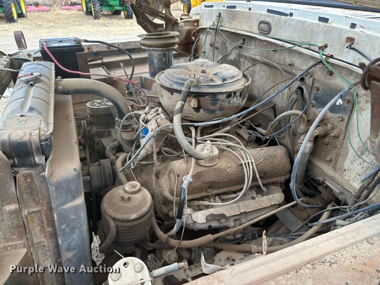 image for item IB9285 1971 Ford F750 oil distributor truck