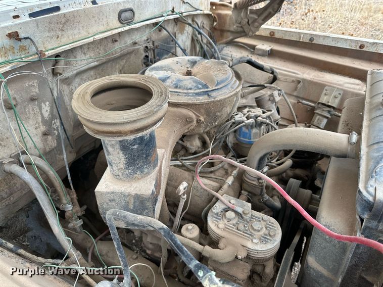 image for item IB9285 1971 Ford F750 oil distributor truck