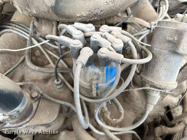 image for item IB9285 1971 Ford F750 oil distributor truck