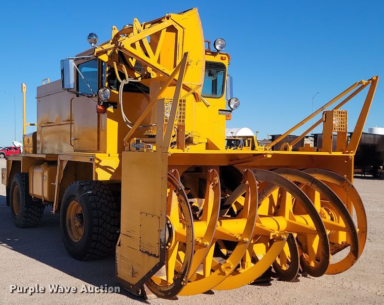 image for item JZ9852 1982 Oshkosh H-2218 snow blower truck
