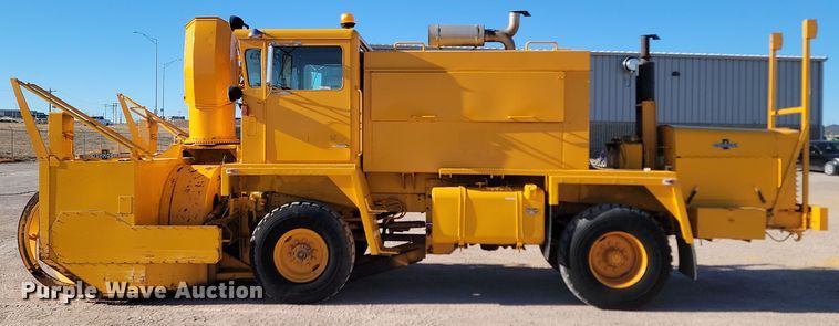 image for item JZ9852 1982 Oshkosh H-2218 snow blower truck