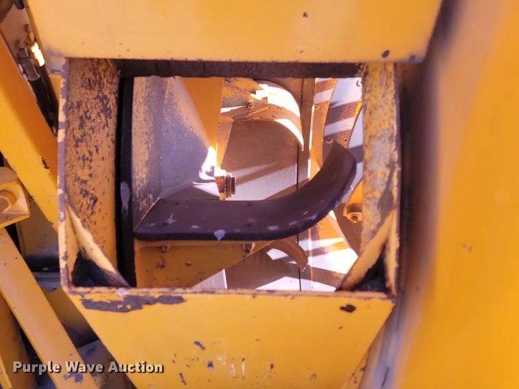 image for item JZ9852 1982 Oshkosh H-2218 snow blower truck