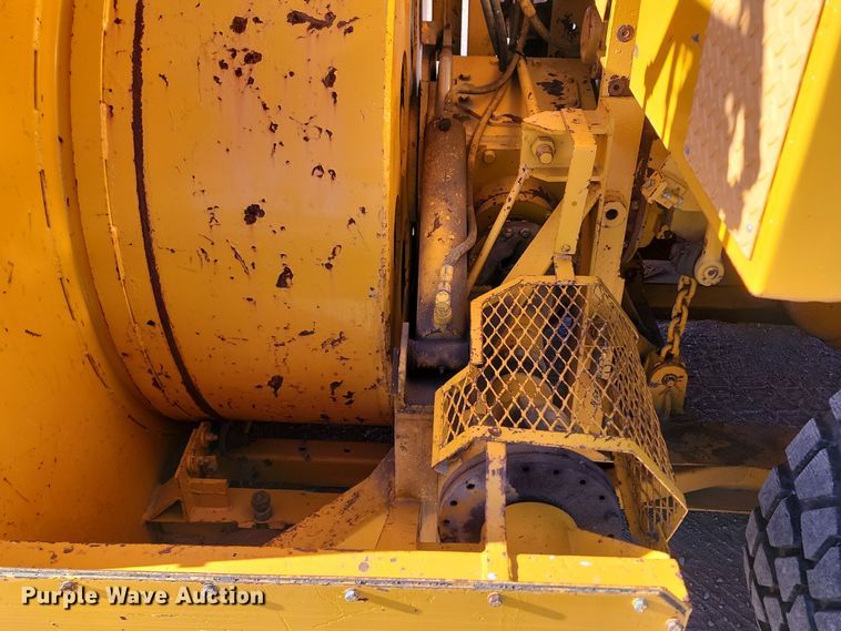 image for item JZ9852 1982 Oshkosh H-2218 snow blower truck