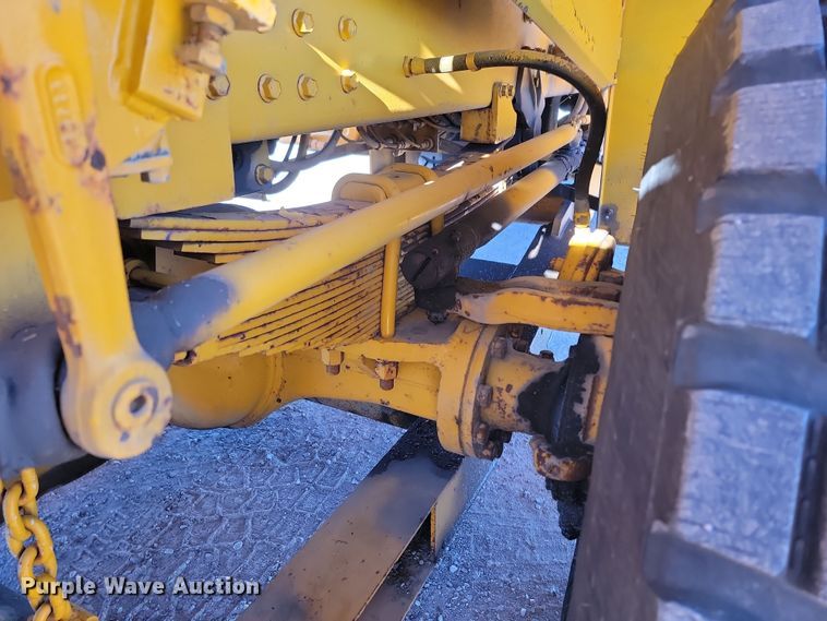 image for item JZ9852 1982 Oshkosh H-2218 snow blower truck