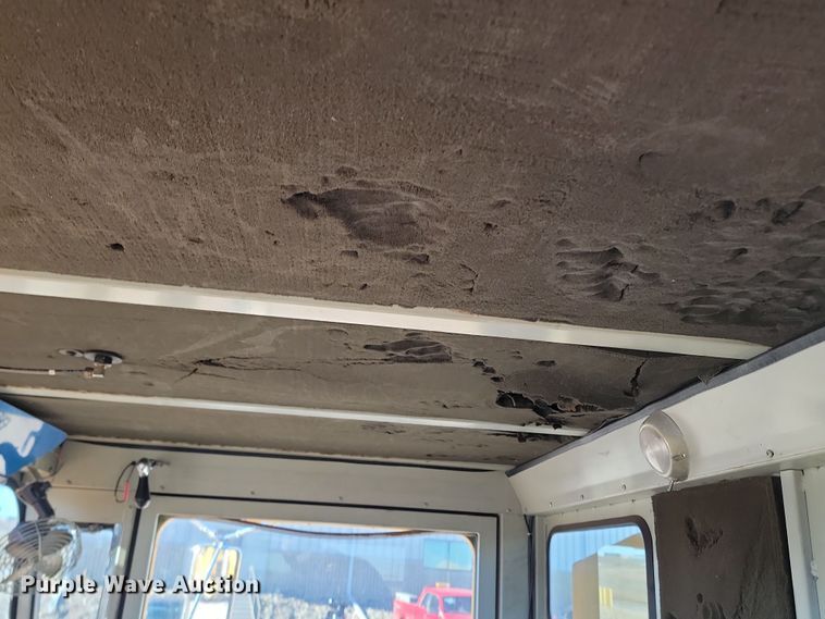 image for item JZ9852 1982 Oshkosh H-2218 snow blower truck