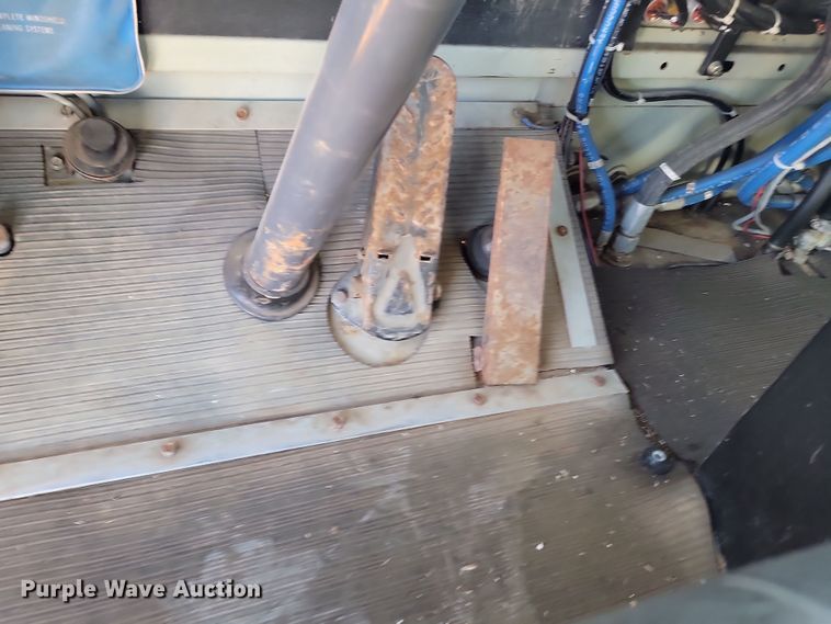 image for item JZ9852 1982 Oshkosh H-2218 snow blower truck