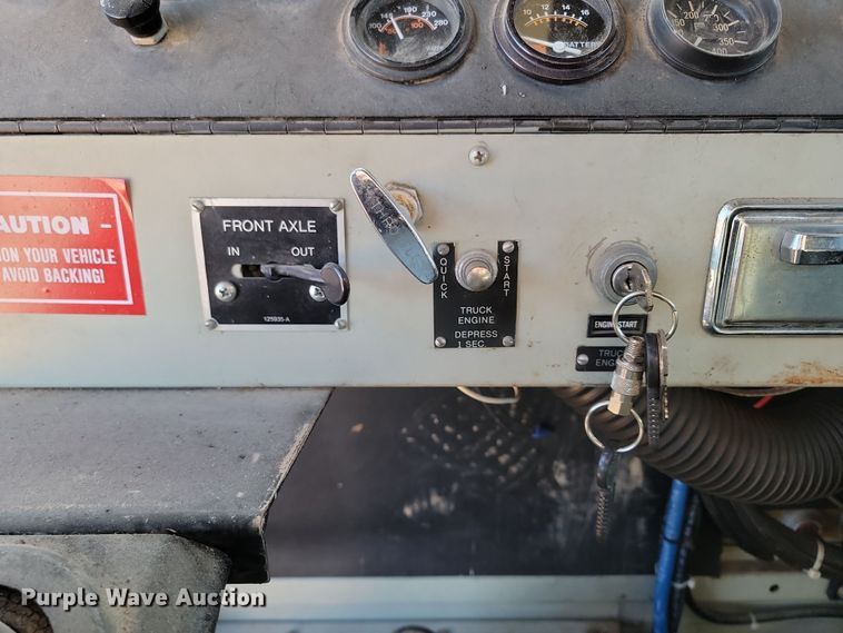 image for item JZ9852 1982 Oshkosh H-2218 snow blower truck