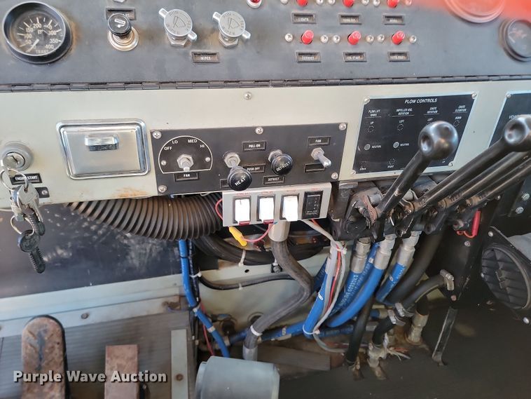 image for item JZ9852 1982 Oshkosh H-2218 snow blower truck