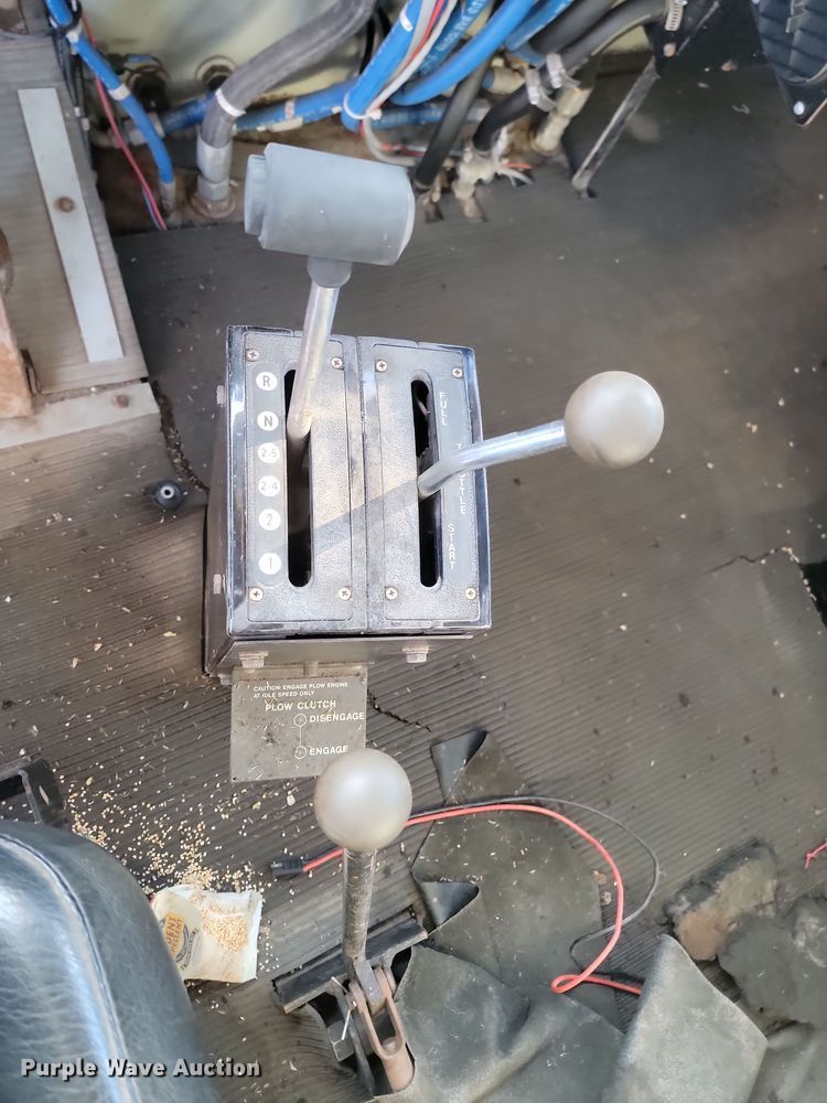 image for item JZ9852 1982 Oshkosh H-2218 snow blower truck