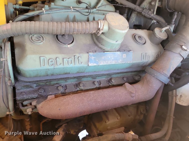 image for item JZ9852 1982 Oshkosh H-2218 snow blower truck