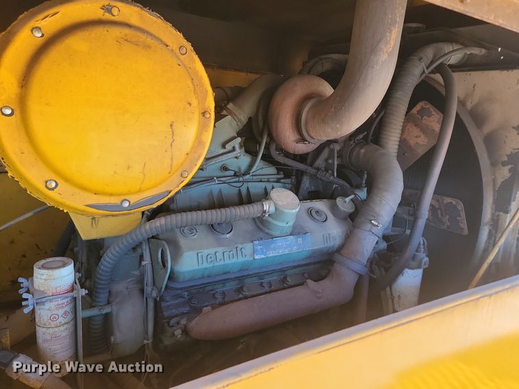 image for item JZ9852 1982 Oshkosh H-2218 snow blower truck