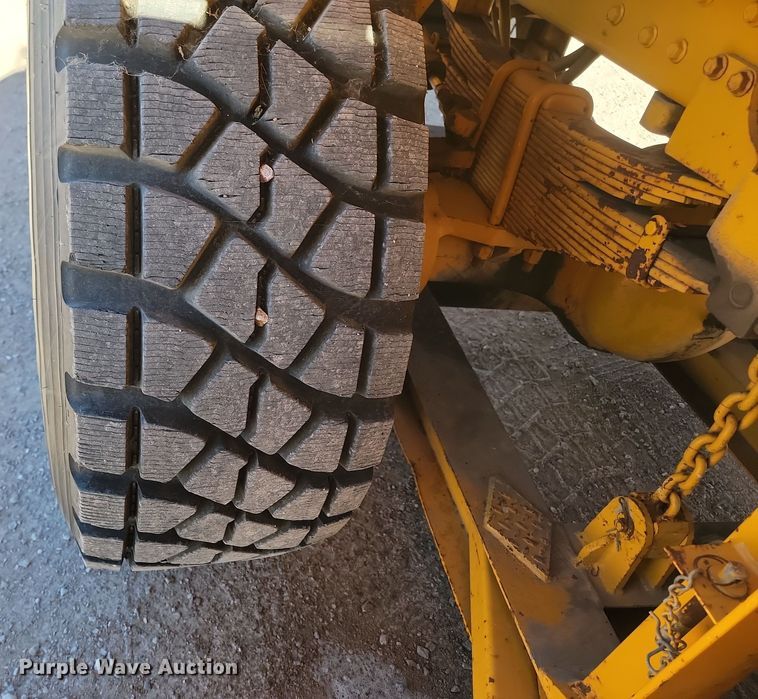 image for item JZ9852 1982 Oshkosh H-2218 snow blower truck