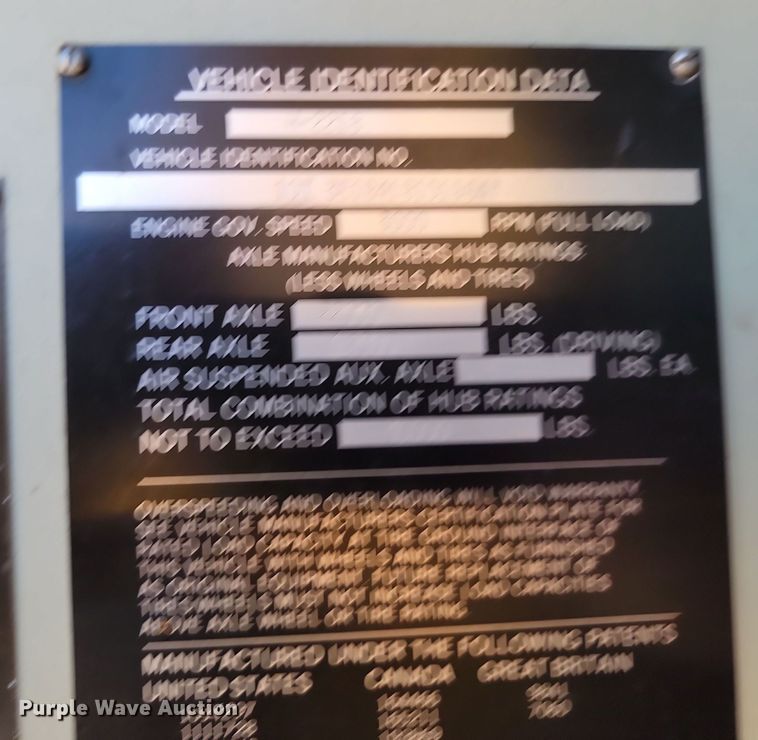 image for item JZ9852 1982 Oshkosh H-2218 snow blower truck