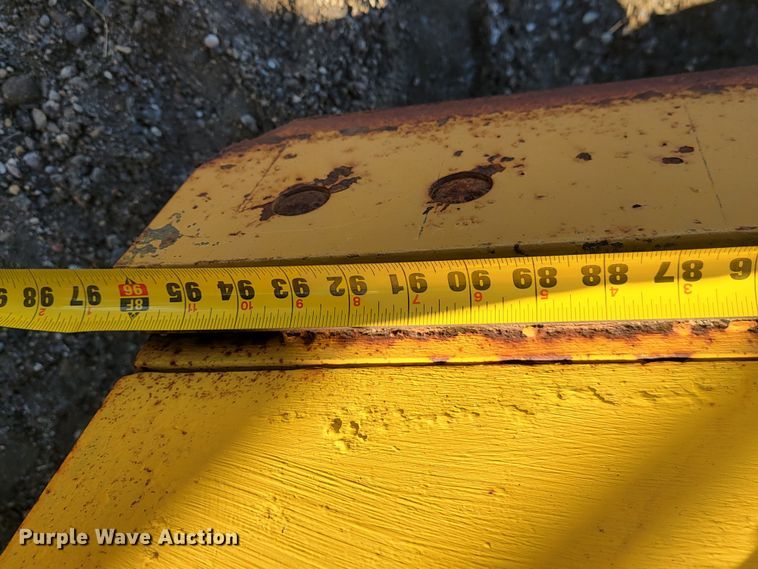 image for item KU9054 2009 Sterling  LT9500 dump truck